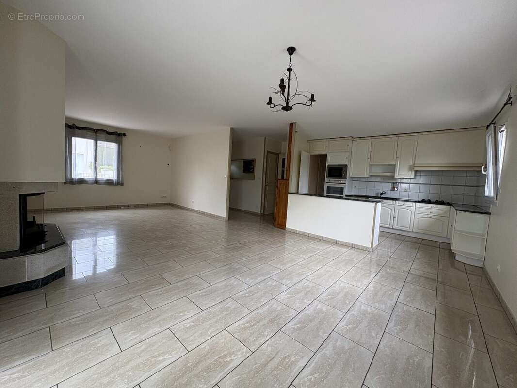 Maison à VILLEDIEU-LES-POELES