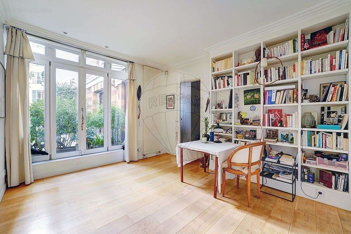 Appartement à PARIS-9E