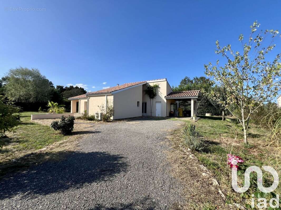 Photo 3 - Maison à IZON
