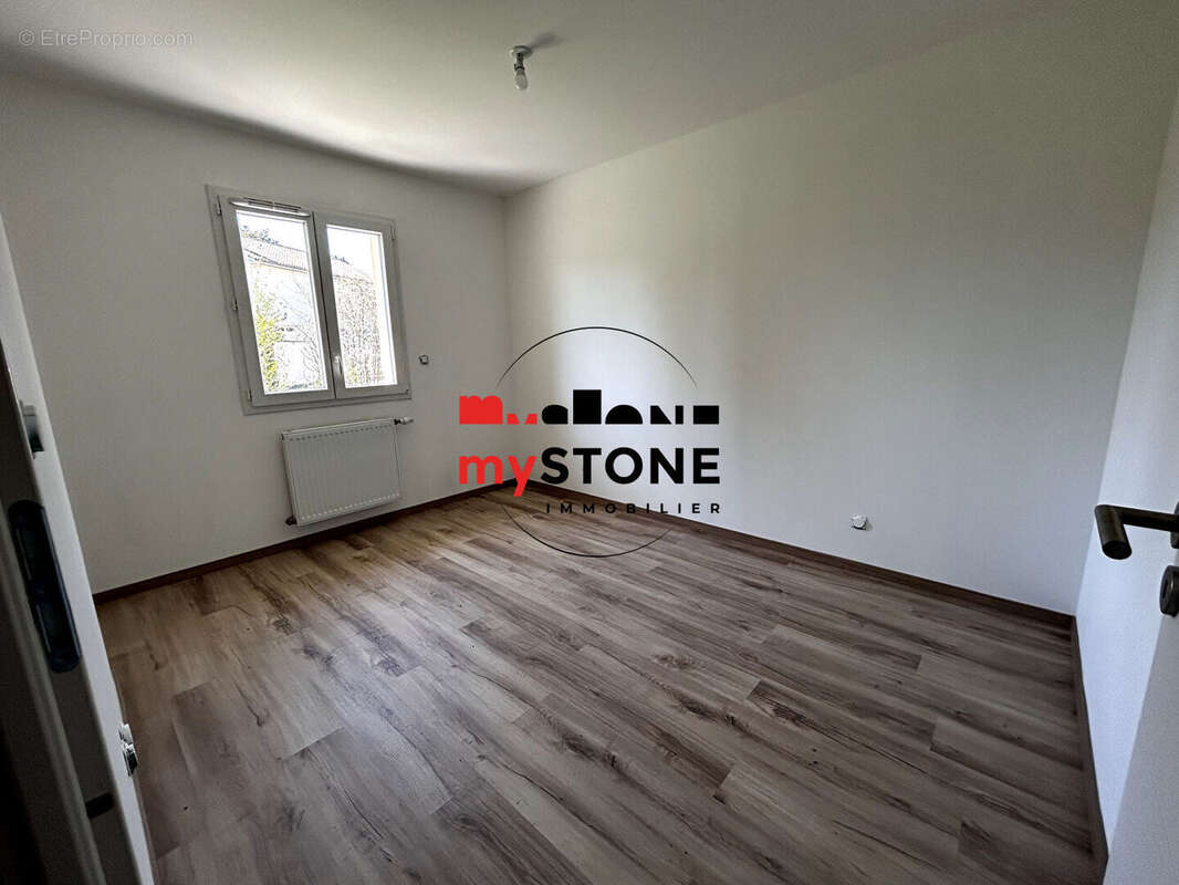 Maison à VARENNES-LES-MACON