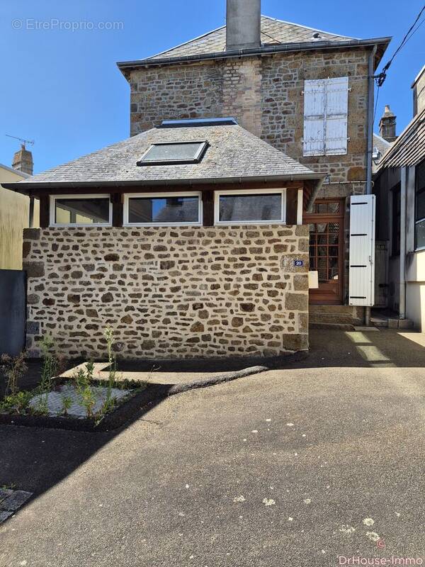 Maison 110 m² à Gorron  - photo 1