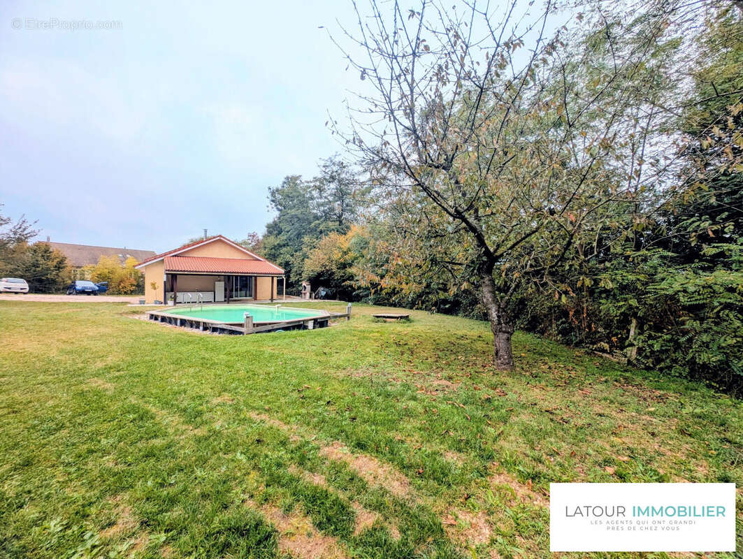 Maison à SAINT-DIDIER-DE-LA-TOUR