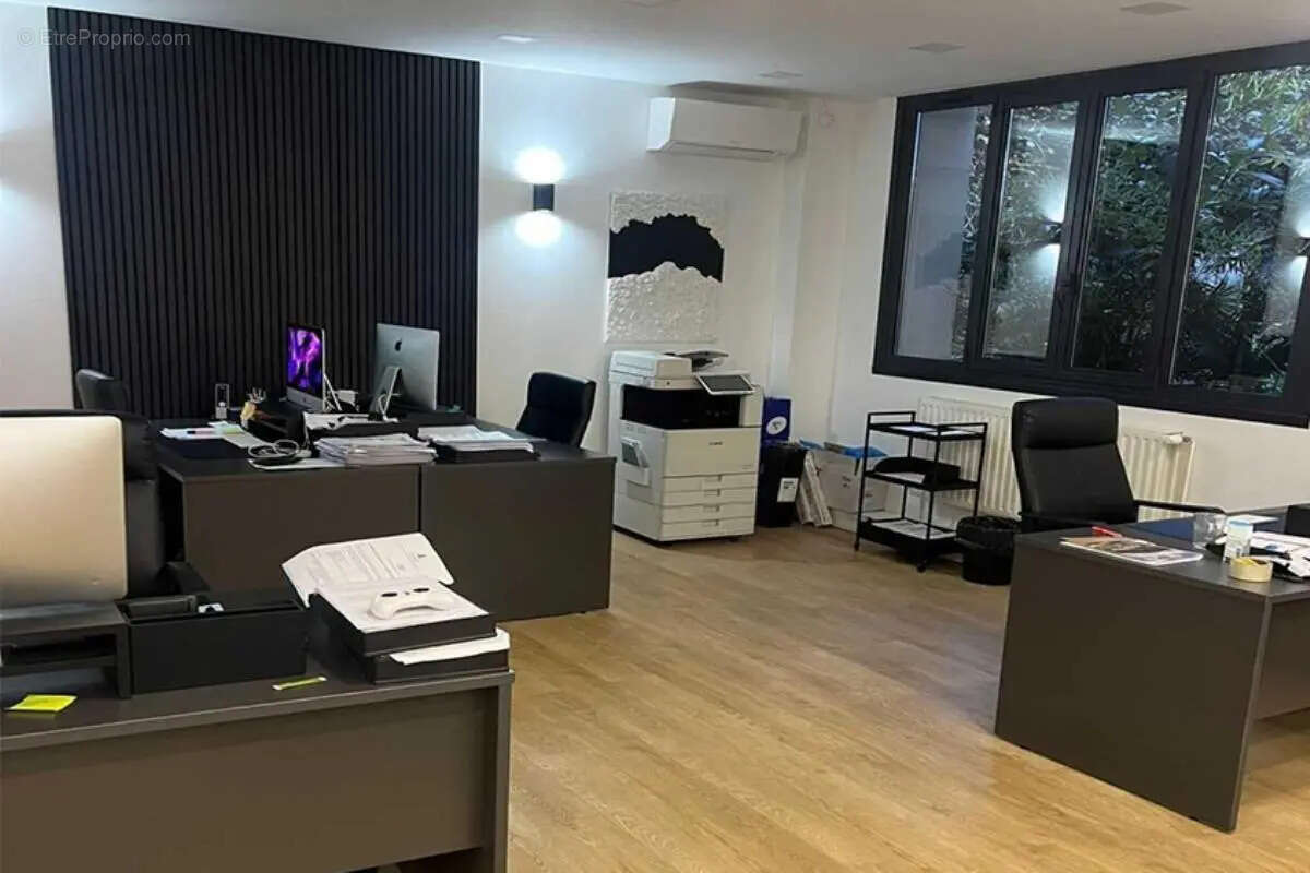 Commerce à PARIS-16E