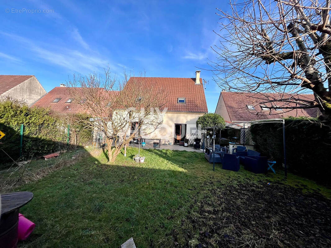 Maison à NEUFMOUTIERS-EN-BRIE