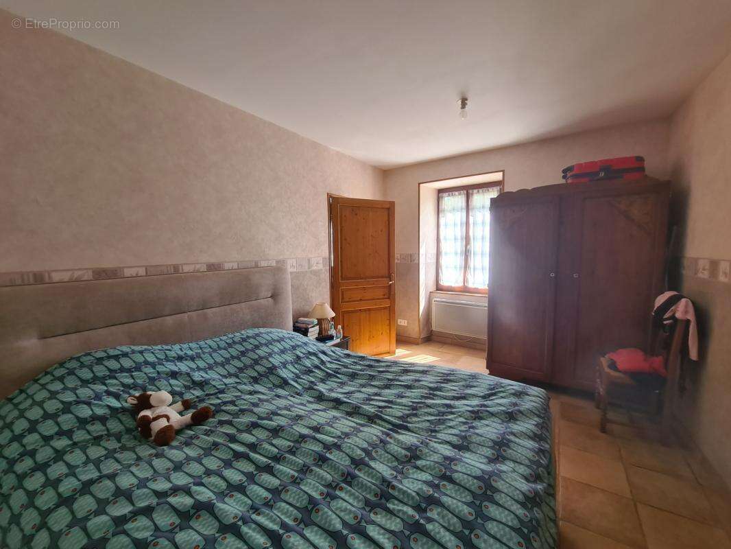 Maison 5 pces, 100 m² – Grange 85 m² – Terrain 5 250 m² dont parcelle constructible – Châteauneuf-la-Forêt - photo 5