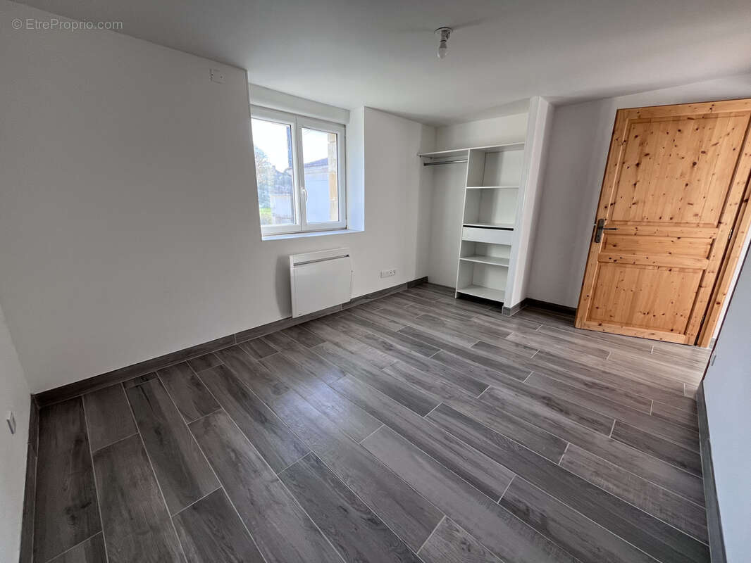 Maison à SAINT-SIGISMOND-DE-CLERMONT