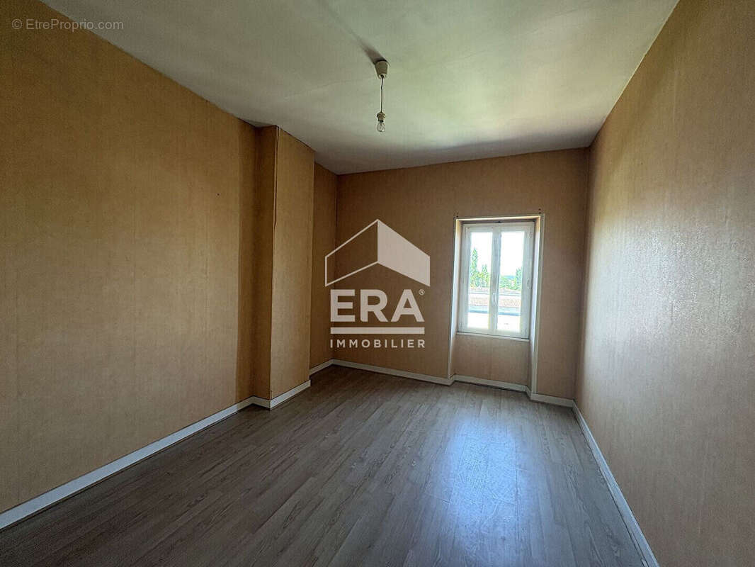 Appartement à SAINTES