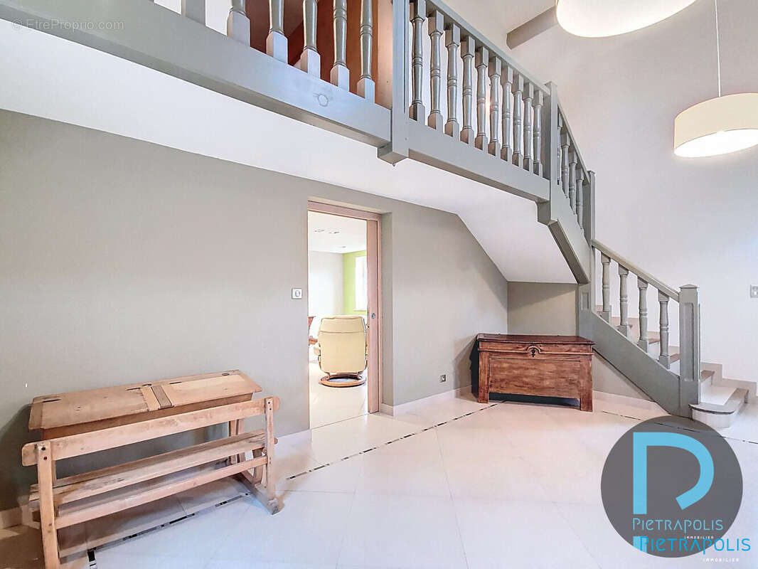 BELLE ENTREE TOIT CATHEDRALE - Maison à CLUNY