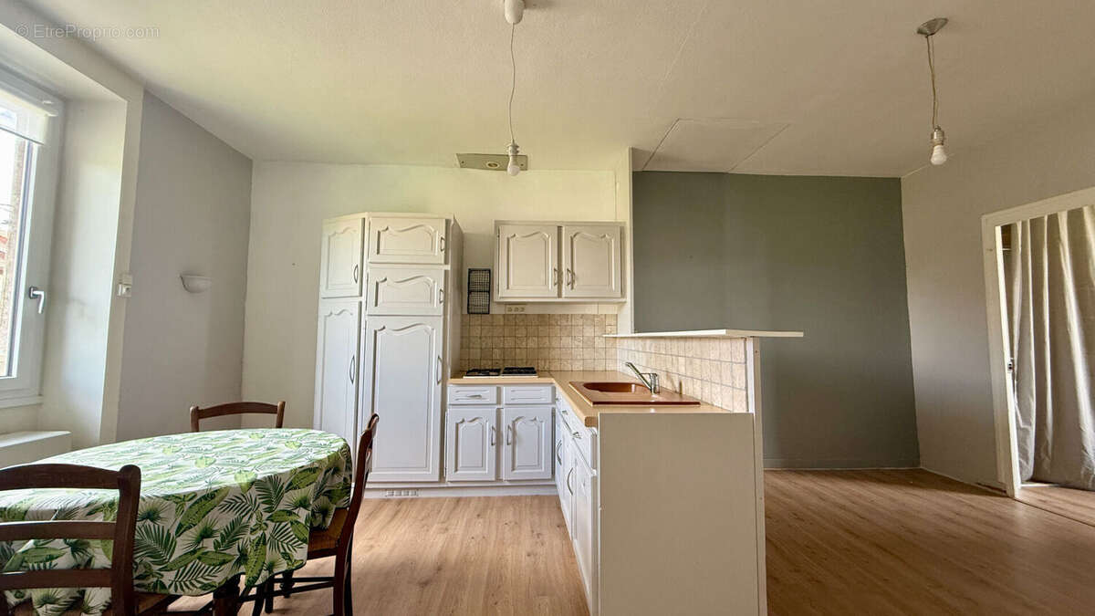 Appartement à ROCHE-LA-MOLIERE