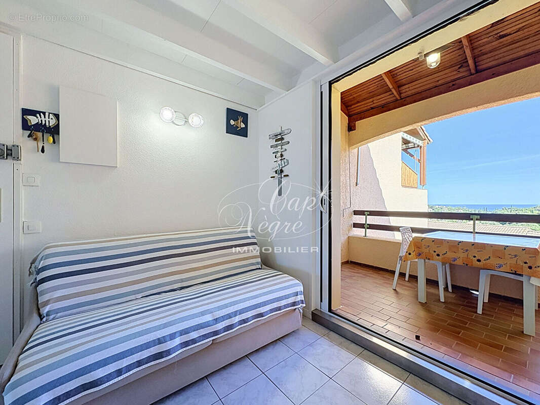 Mazet t3 vue mer rénové dans résidence calme avec piscine à vendre à cavalaire sur mer - golfe de saint tropez - photo 7