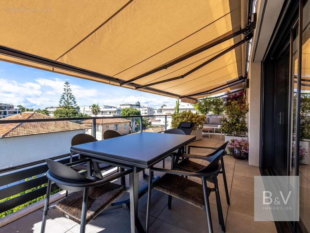 Appartement à SAINT-LAURENT-DU-VAR