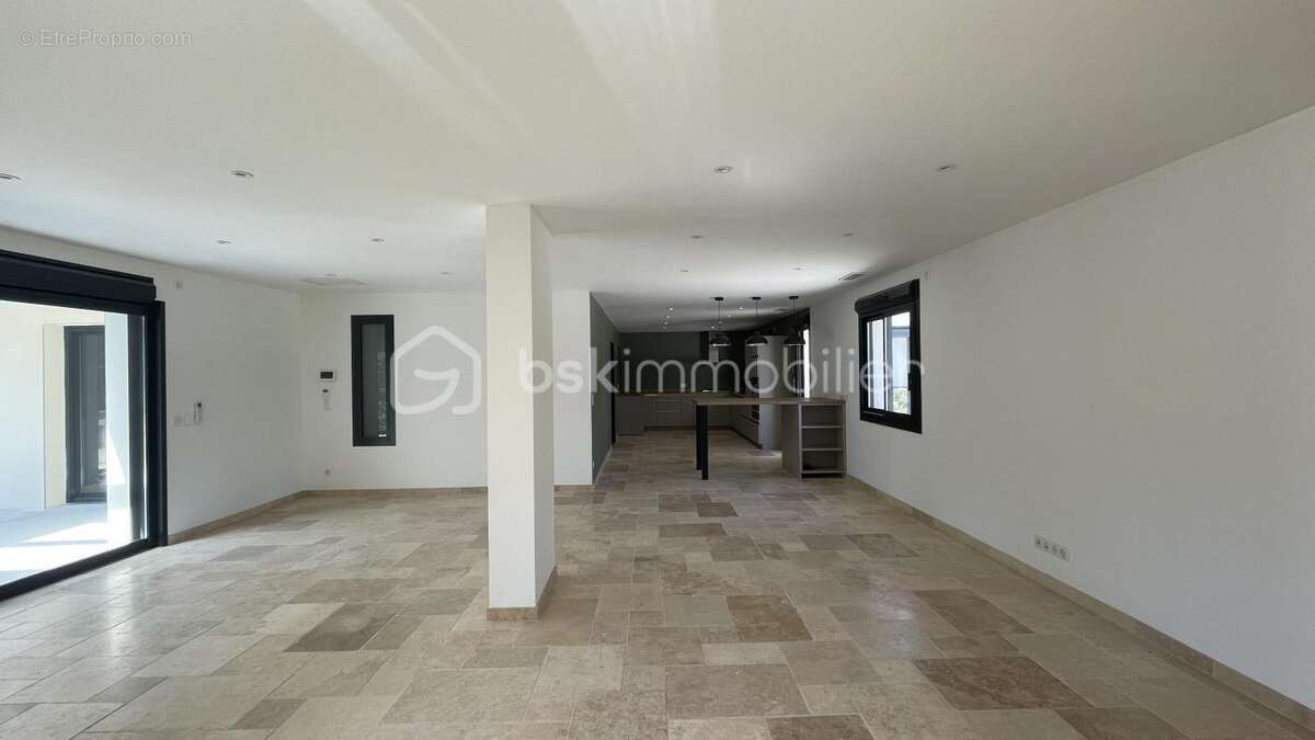 Pézenas — Élégante villa de plain-pied rénovée, 160 m², terrain 1 970 m² avec piscine chauffée - photo 8