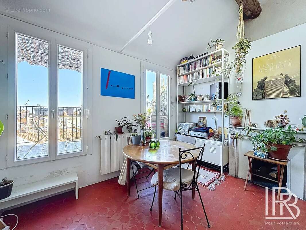 Appartement à MARSEILLE-6E