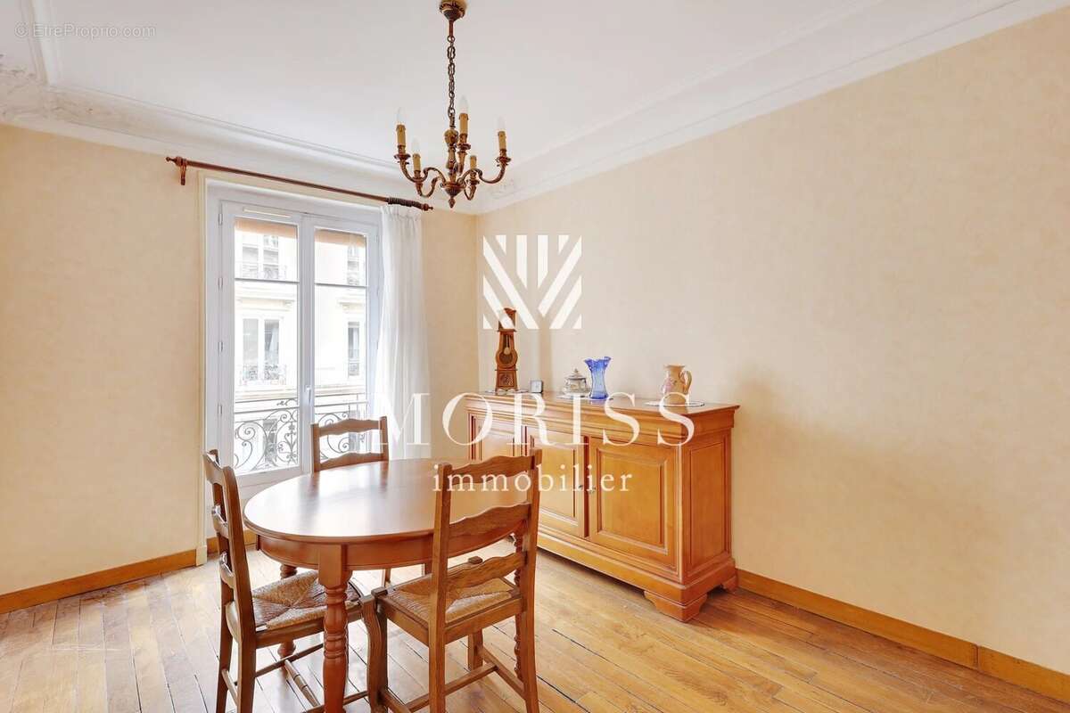 Appartement à PARIS-18E