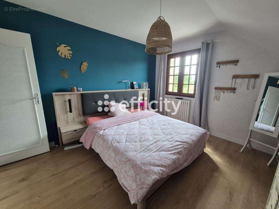 Maison 122 m² à Rochechouart  - photo 7