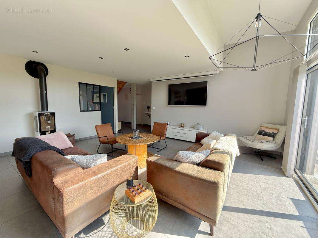 Maison à SAINT-PIERRE-DE-VARENGEVILLE