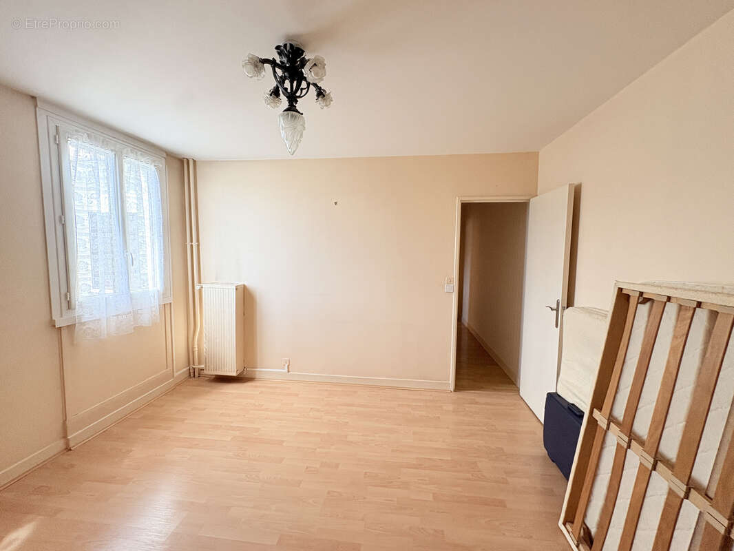 Appartement T4 - photo 9