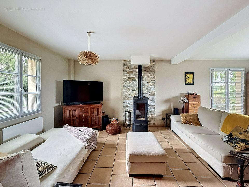 Maison à LA SAUSSAYE