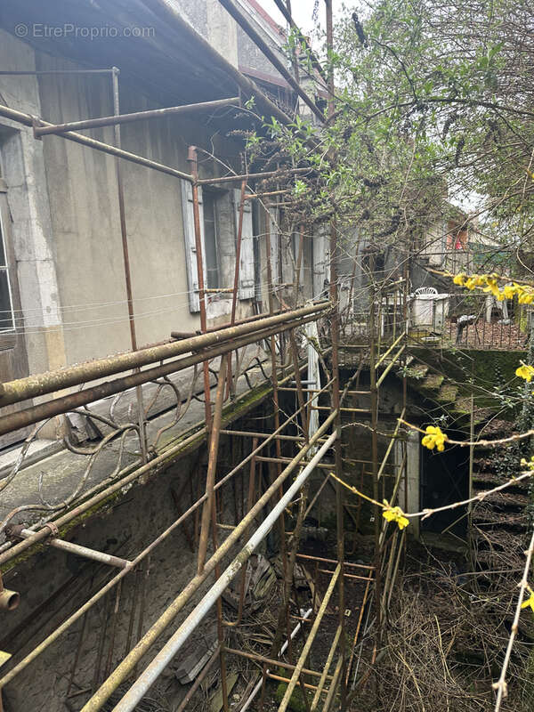 Maison à LA ROCHE-SUR-FORON