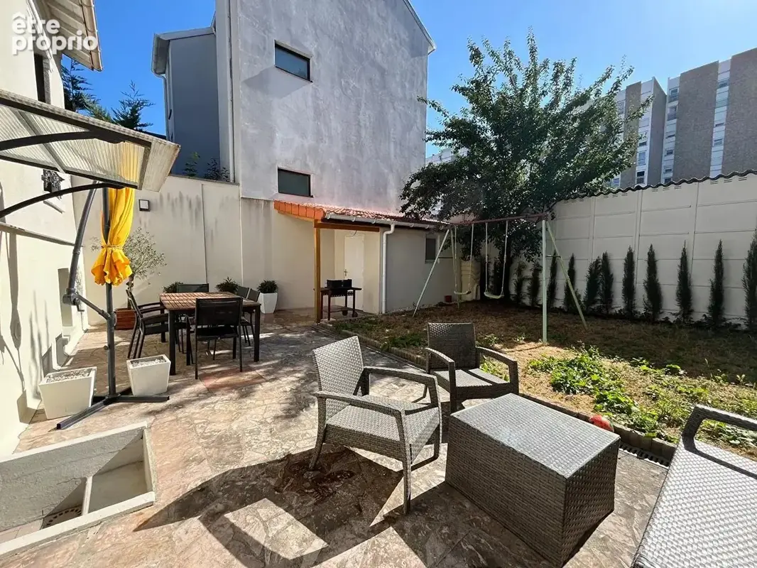 Maison à LES LILAS