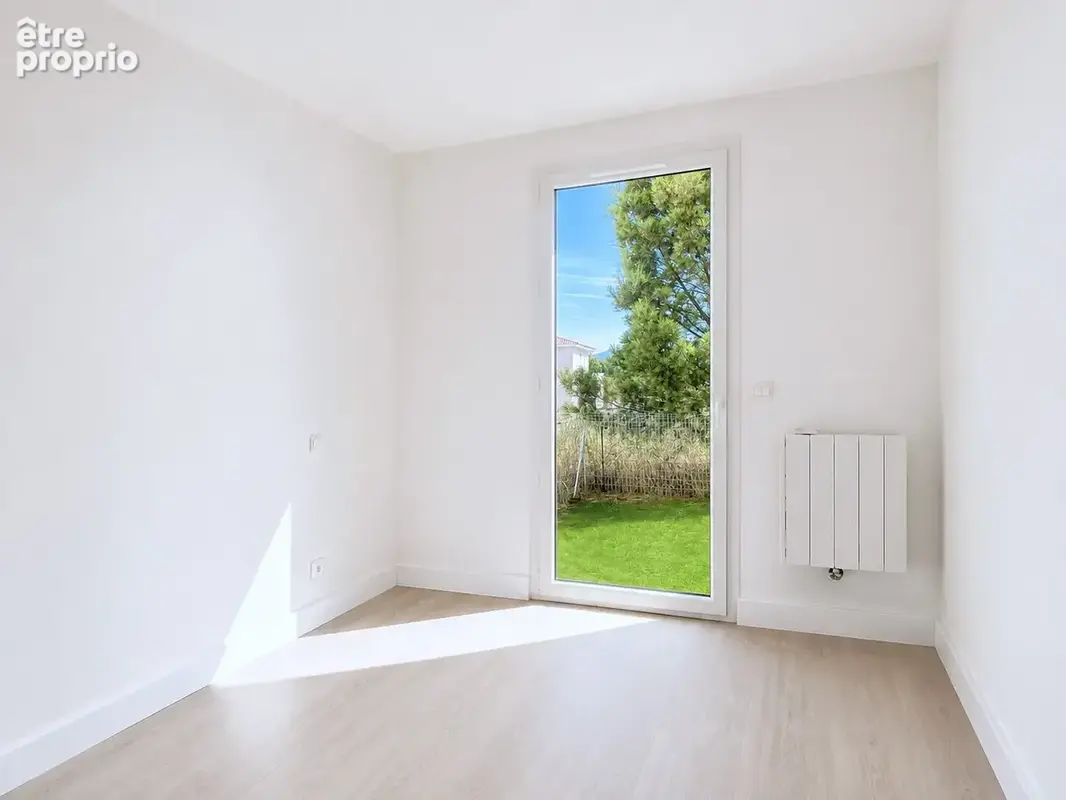 Un appartement t3, avec terrasse et jardin, garage, a perpignan sud - photo 5