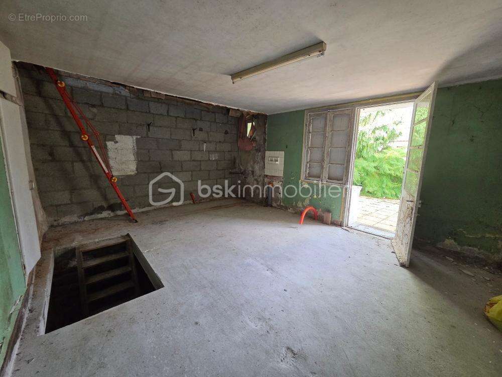 Maison à VERNOUX-EN-GATINE