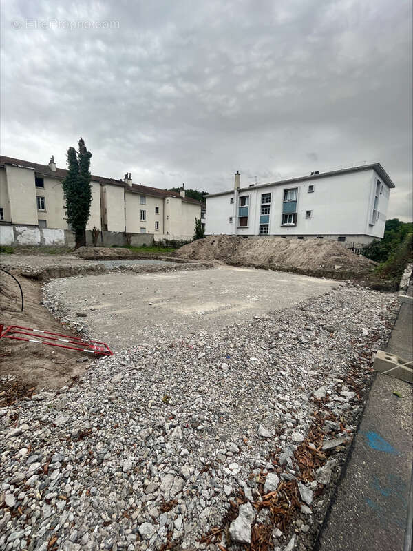 Terrain à LE PONT-DE-CLAIX