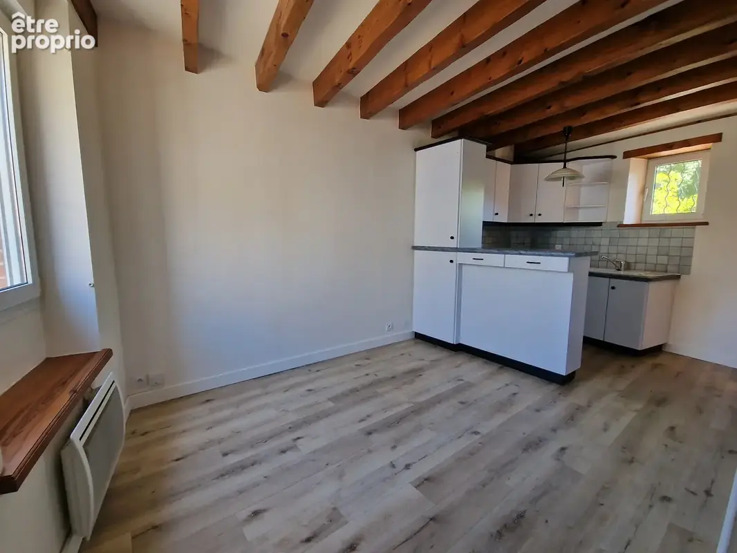 À SOUAL   Centre du village   Maison T2 rénovée avec garage   Idéal investisseur ! - photo 2