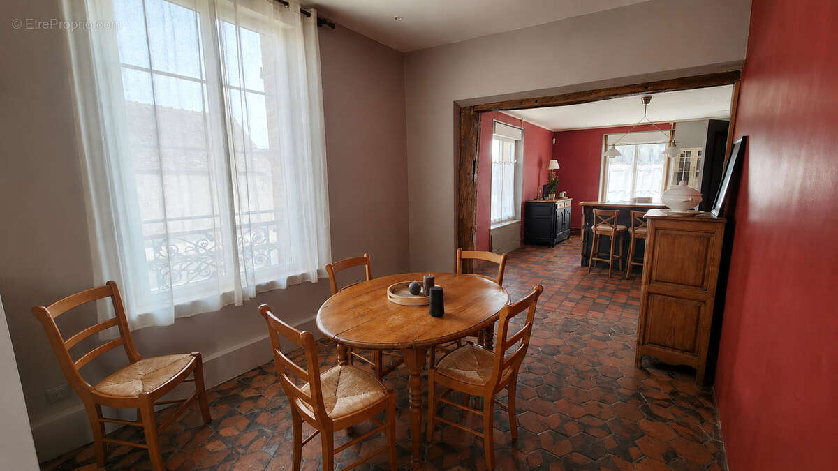 Maison à CHATEAUNEUF-EN-THYMERAIS