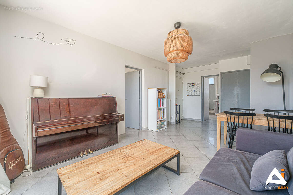 Appartement à MARSEILLE-8E