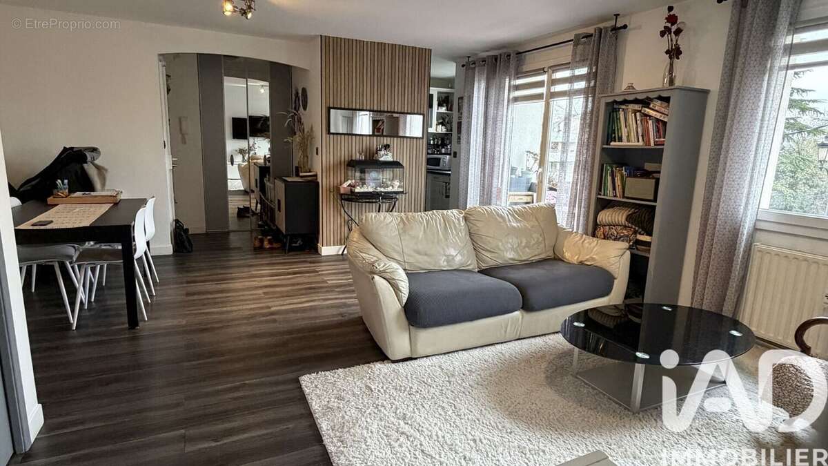 Photo 2 - Appartement à SAINT-MAUR-DES-FOSSES