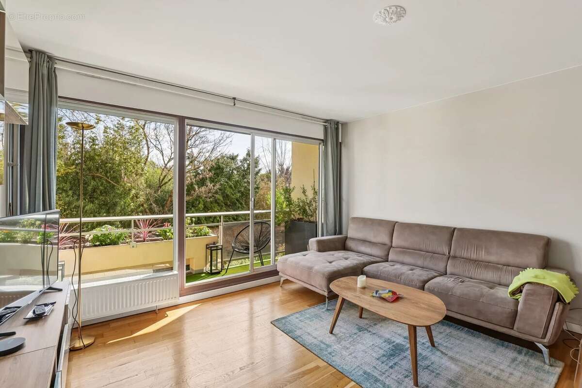 Appartement à SAINT-MAUR-DES-FOSSES