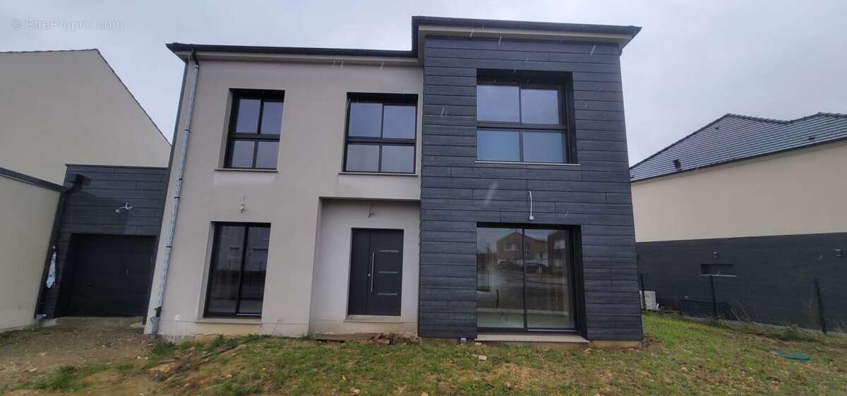 Terrain à ATTAINVILLE