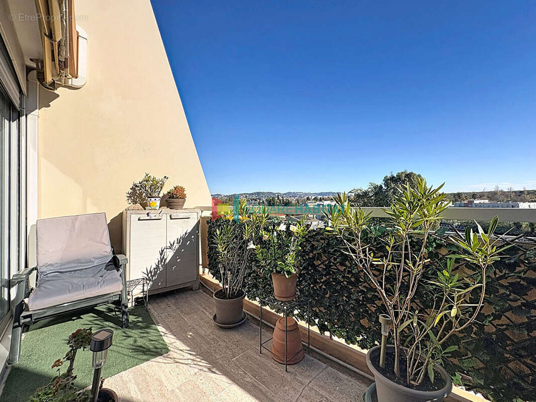 Appartement à MANDELIEU-LA-NAPOULE