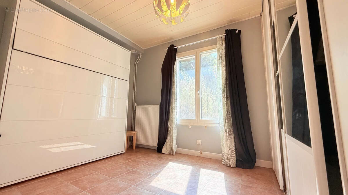 Maison à POURRIERES