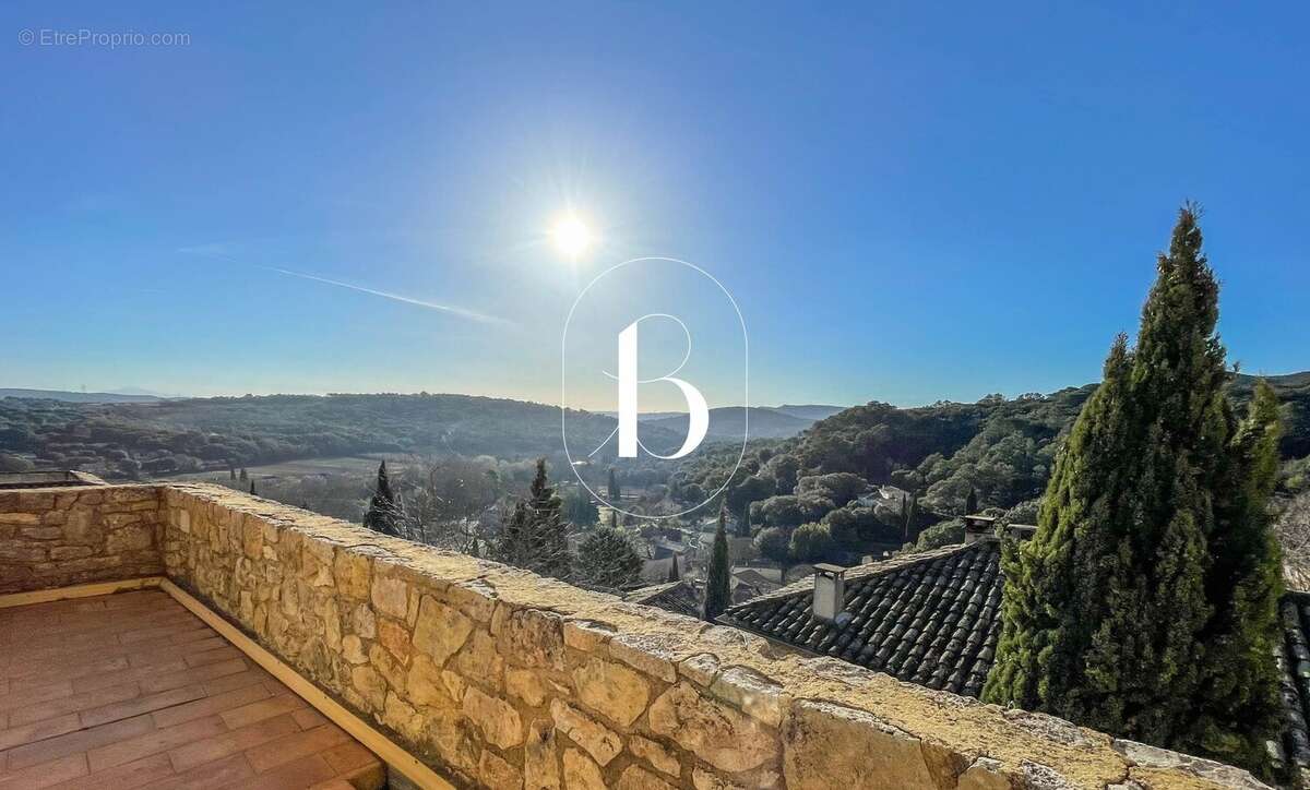 Maison à LA ROQUE-SUR-CEZE