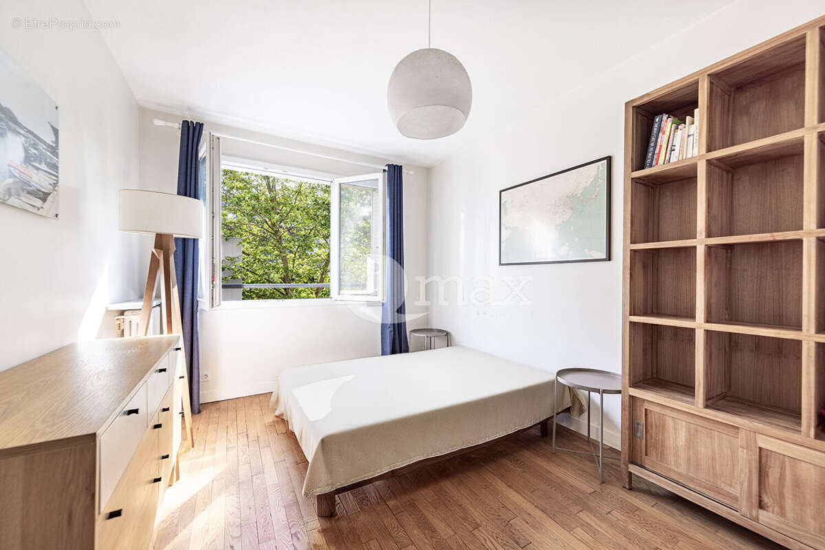 Appartement à COURBEVOIE
