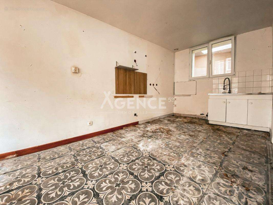 Maison à SAINT-MOMELIN