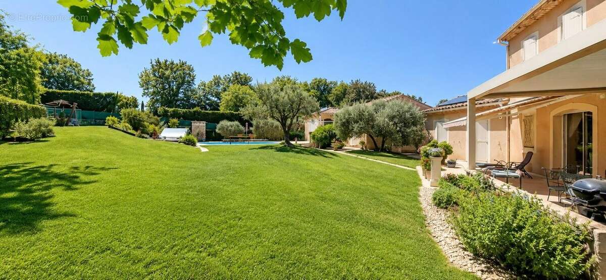 Maison 165 m² à Malemort-Du-Comtat  - photo 7