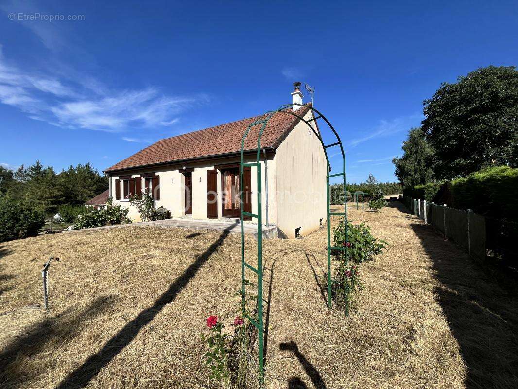 Charmant pavillon de plain-pied sur sous-sol complet avec garage et terrain - photo 30
