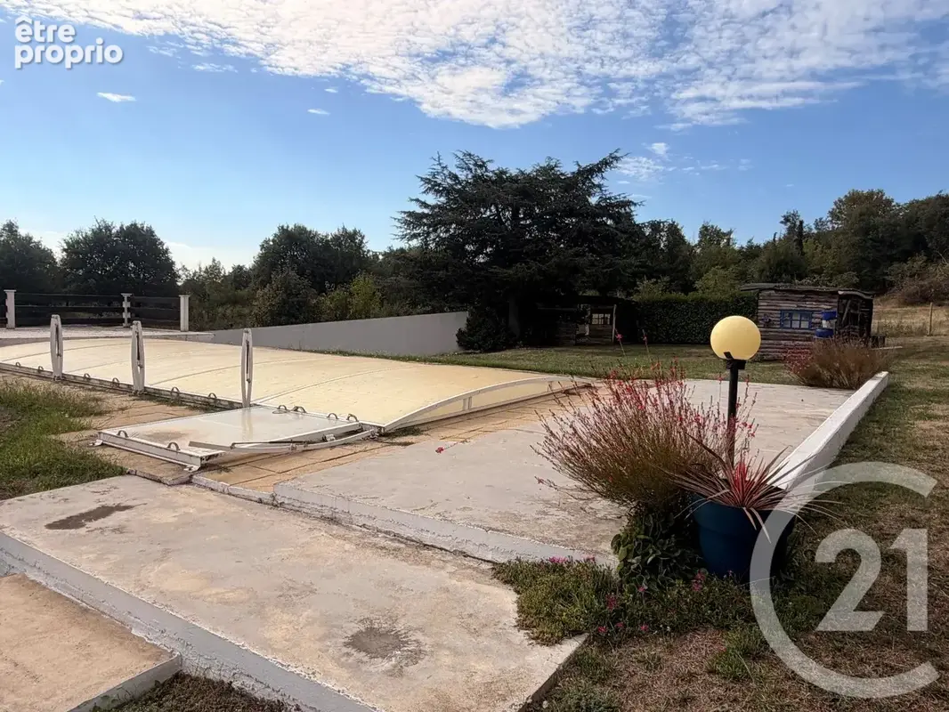 Maison 207 m² à Roiffieux  - photo 20