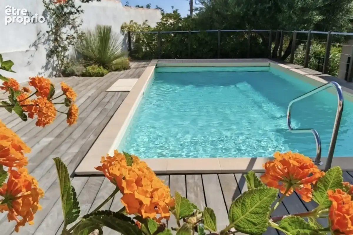 Appartement à ROQUEBRUNE-SUR-ARGENS