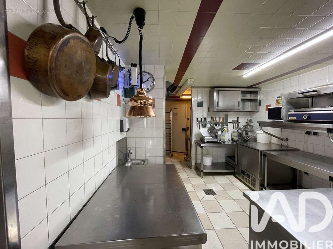 Maison 420 m² à Crisenoy  - photo 8