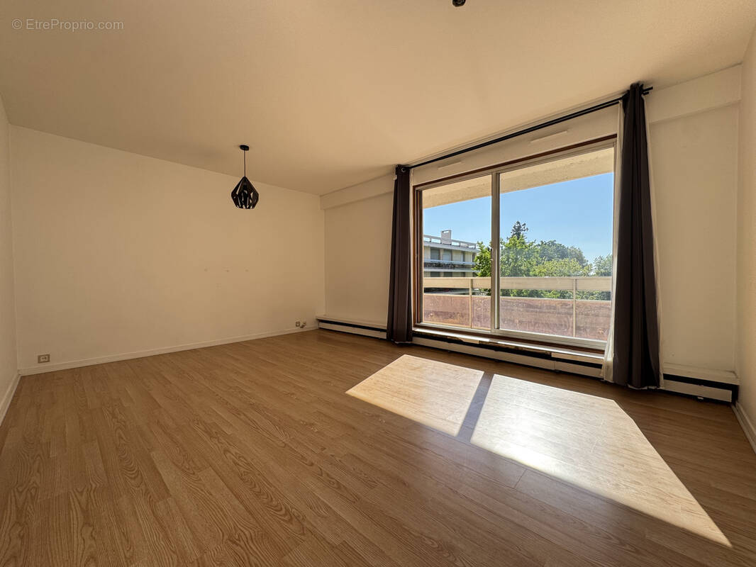 Appartement à MAREIL-MARLY