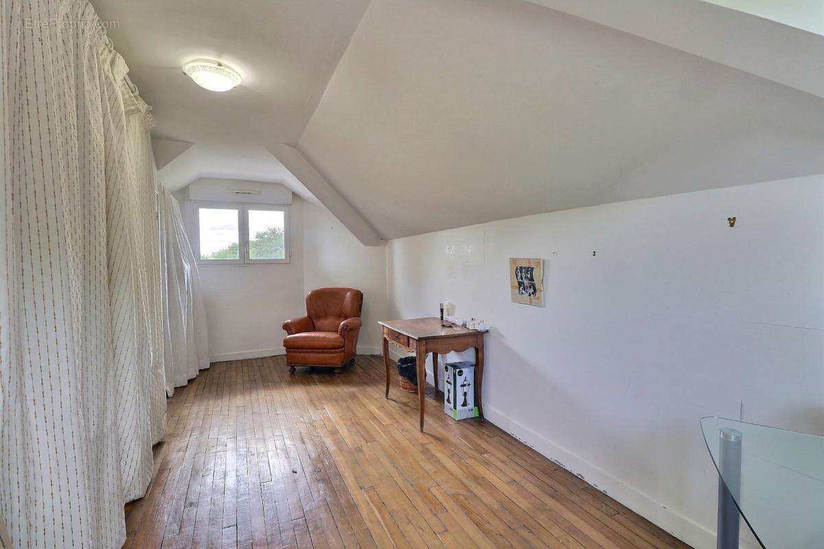 Maison à MONTFORT-L'AMAURY