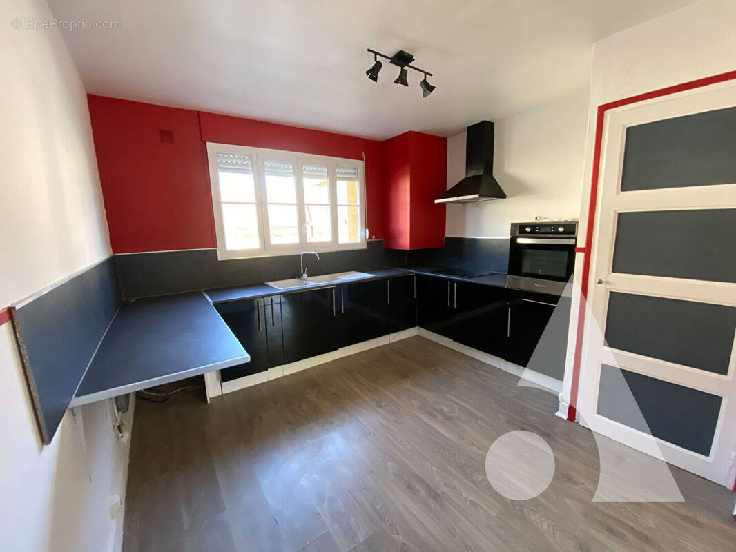 Appartement à LA CHAPELLE-SAINT-LUC