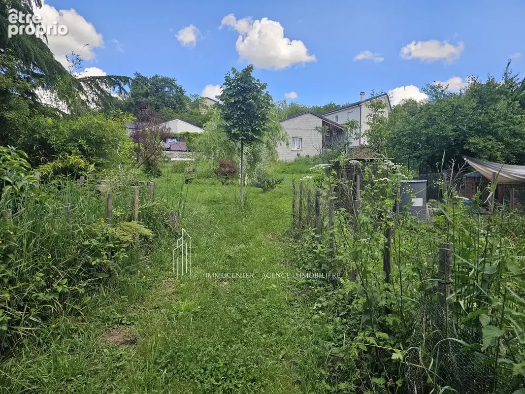 Maison de charme au calme - Terrain constructible de 1550 m2 - Saint-Uze. IMMOCENTER CHANAS - photo 6