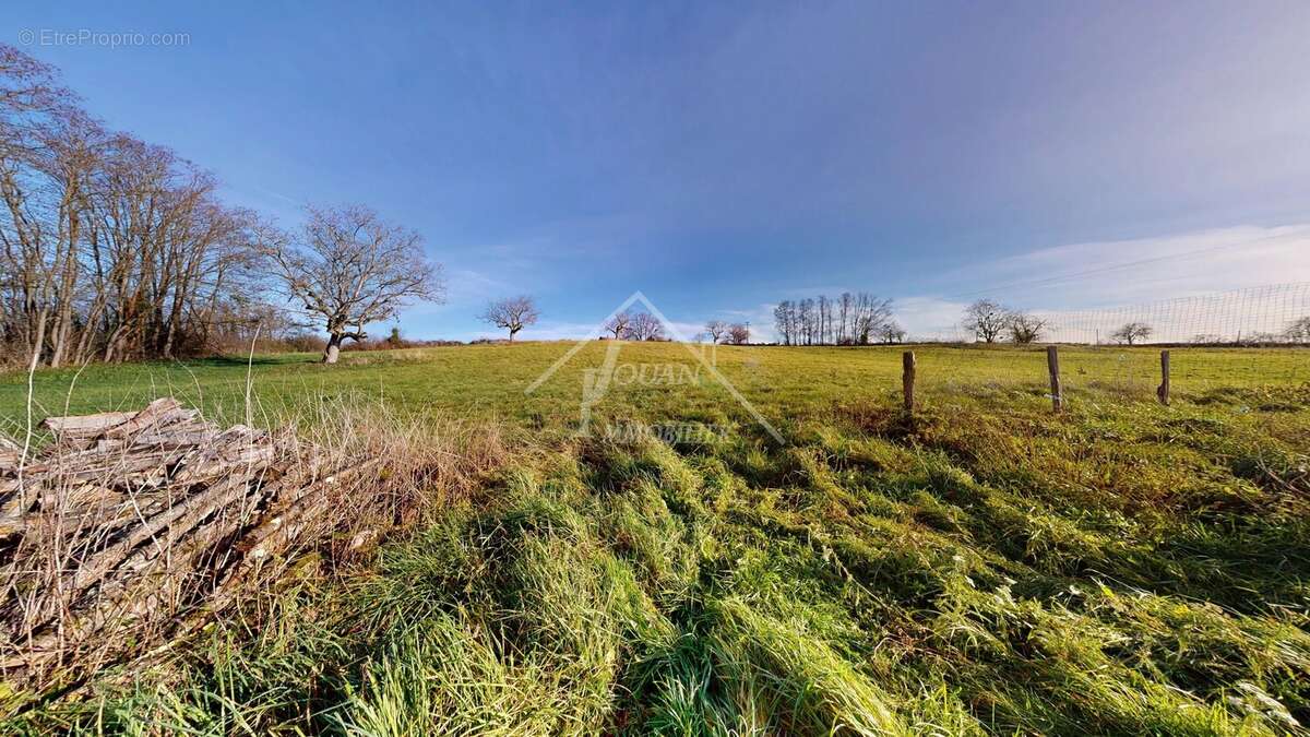 Maison à NEUILLY-LE-REAL