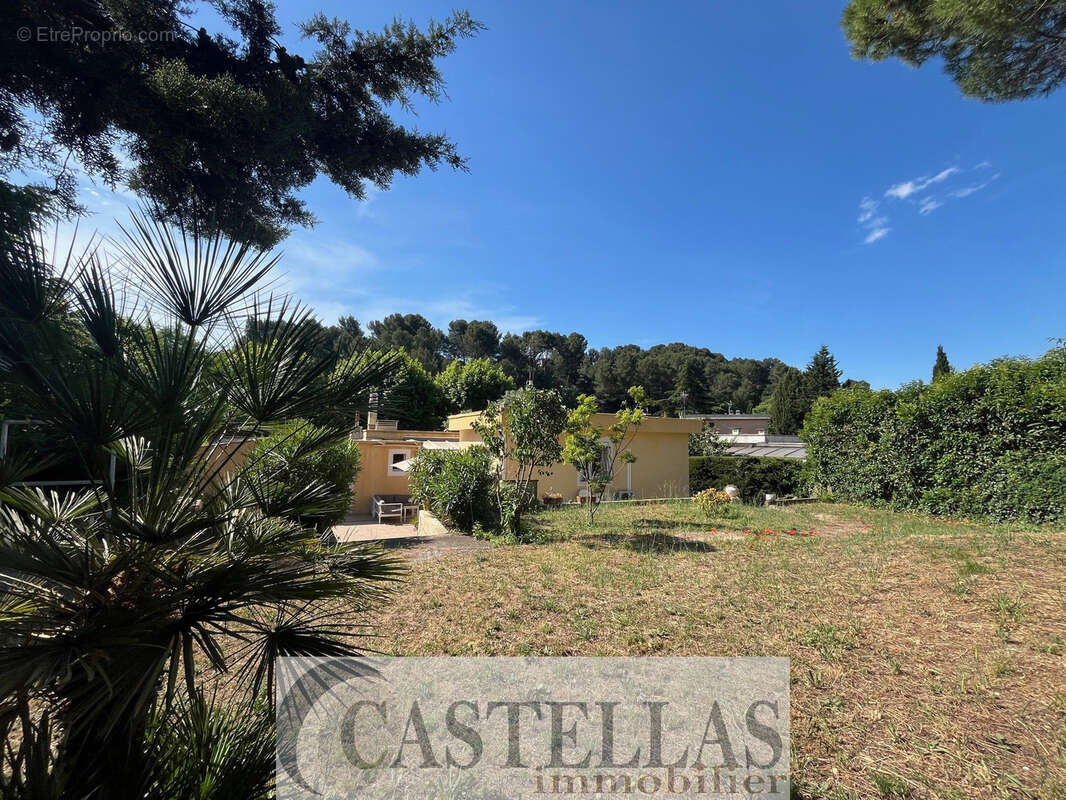Maison à CARNOUX-EN-PROVENCE