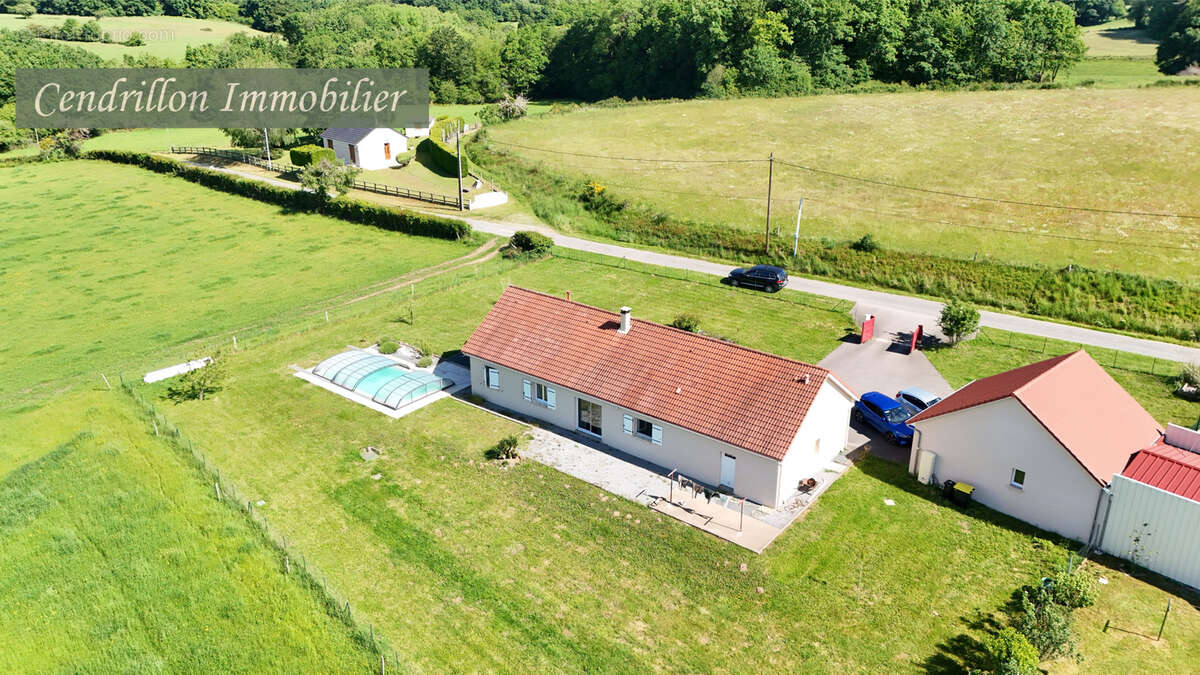 Maison à SAINT-SILVAIN-MONTAIGUT